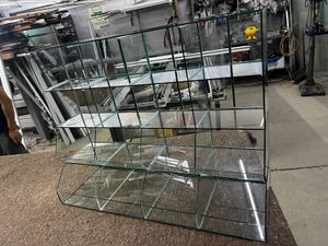 Vitrina de vidrio para exhibición comercial - Vidrería El Cristal
